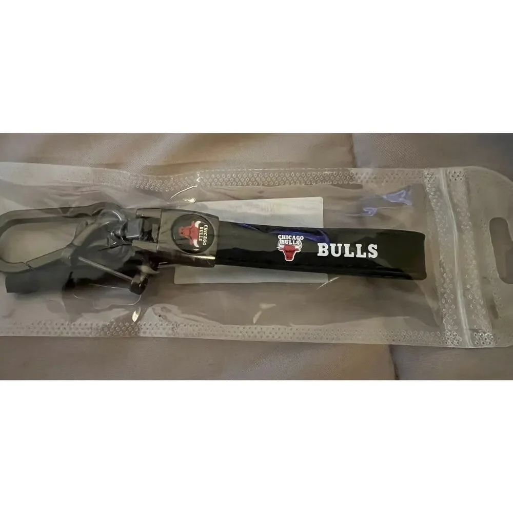 CHICAGO BULLS Genuine Leather Keychain Key Chain Ring Fob Holder Basketball NEW